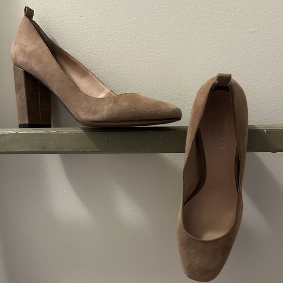 Franco Sarto tan/beige suede pumps, size - Picture 2 of 7